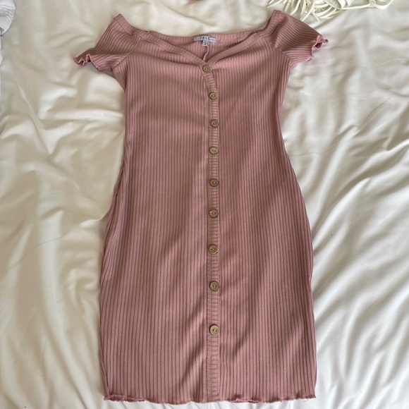 OVER THE SHOULDER BLUSH MINI DRESS🌸🌸 - Picture 1 of 2